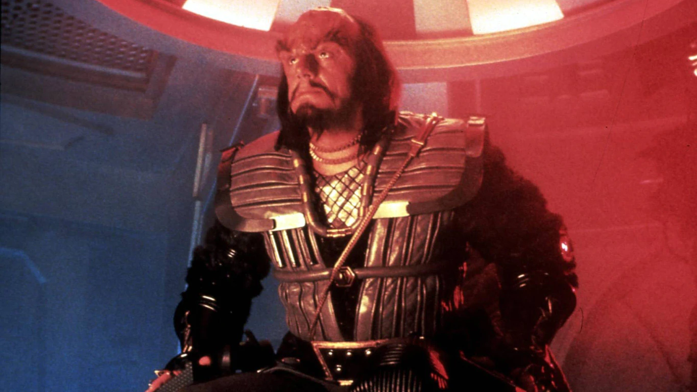 Christopher Lloyd as Commander Kruge.